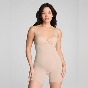 NWT Spanx High Waisted Mid Thigh Short Gusset Soft Nude SS1915 Women's Large